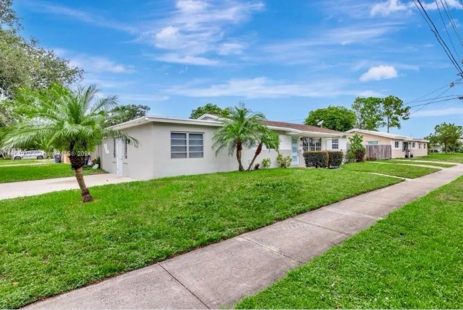 Experience this stunning, fully renovated home featuring modern upgrades, including impact windows and doors for added security and durability. Located in an amazing neighborhood near the Hard Rock Casino, this property offers both convenience and luxury. Enjoy easy and fast approval process, making your dream home a reality effortlessly.
Utilities included in the rent:
water, trash, internet, landscaping.