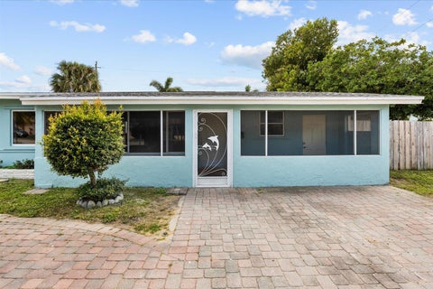 Tiny photo for 800 SE 13th Court, Deerfield Beach, FL 33441 (MLS # B26002575)