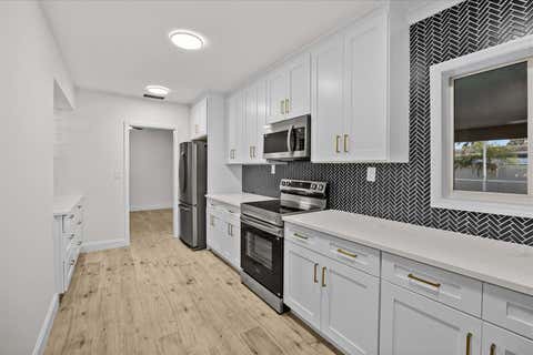 Tiny photo for 800 SE 13th Court, Deerfield Beach, FL 33441 (MLS # B26002575)