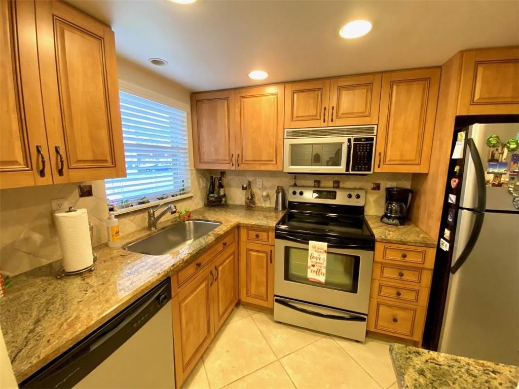 SUNRISE LAKES PHASE 3 - Residential