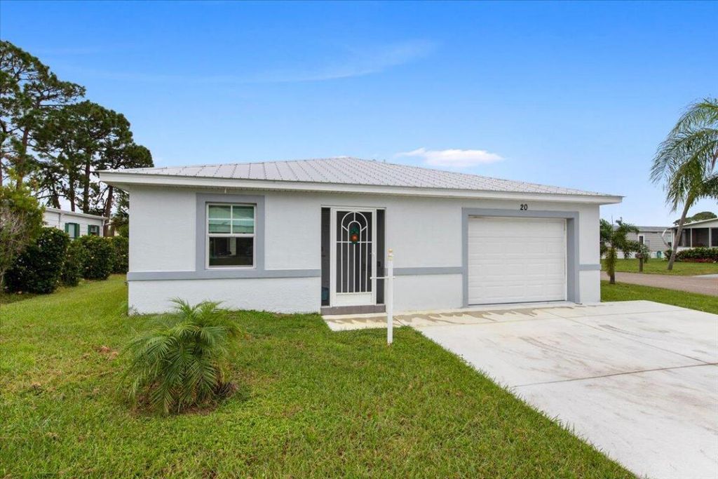 Photo of 20 Flores Del Norte, Fort Pierce, FL 34951 (MLS # R11031357)
