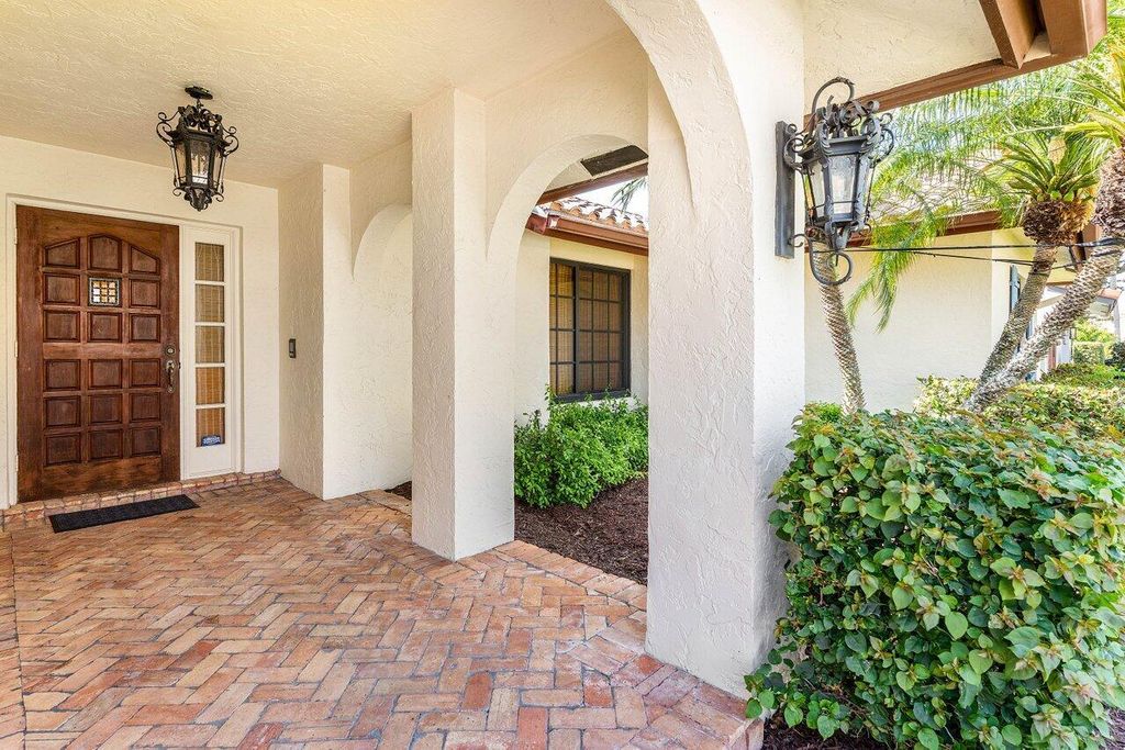 Photo of 1519 SW 6th Court, Boca Raton, FL 33486 (MLS # R11078101)