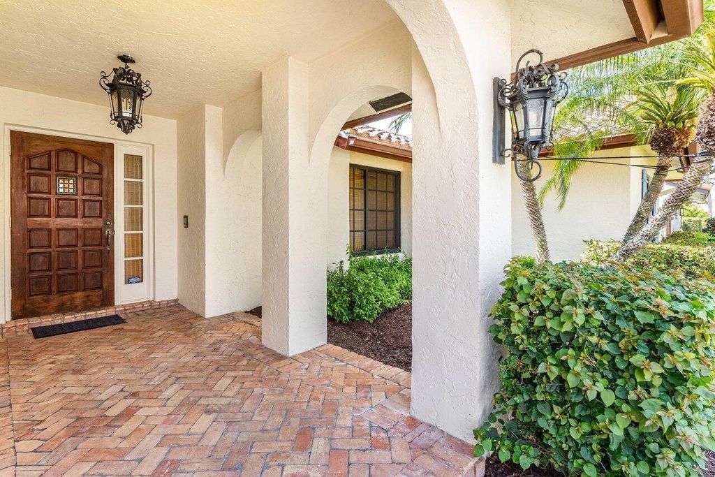 Photo of 1519 SW 6th Court, Boca Raton, FL 33486 (MLS # R11078101)