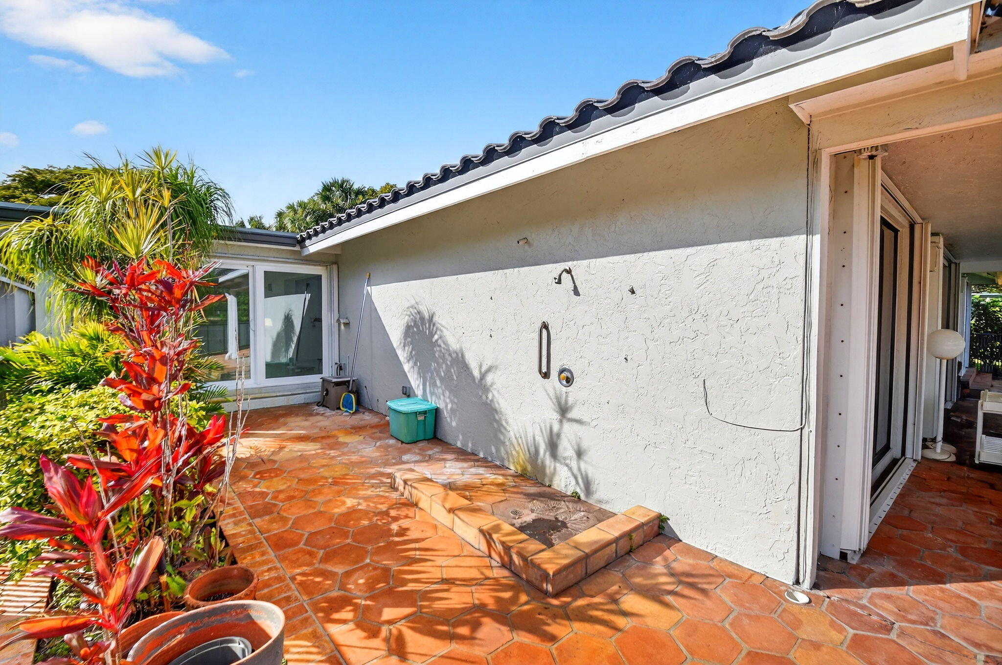 GLENS AT HUNTERS RUN CONDO - Residential