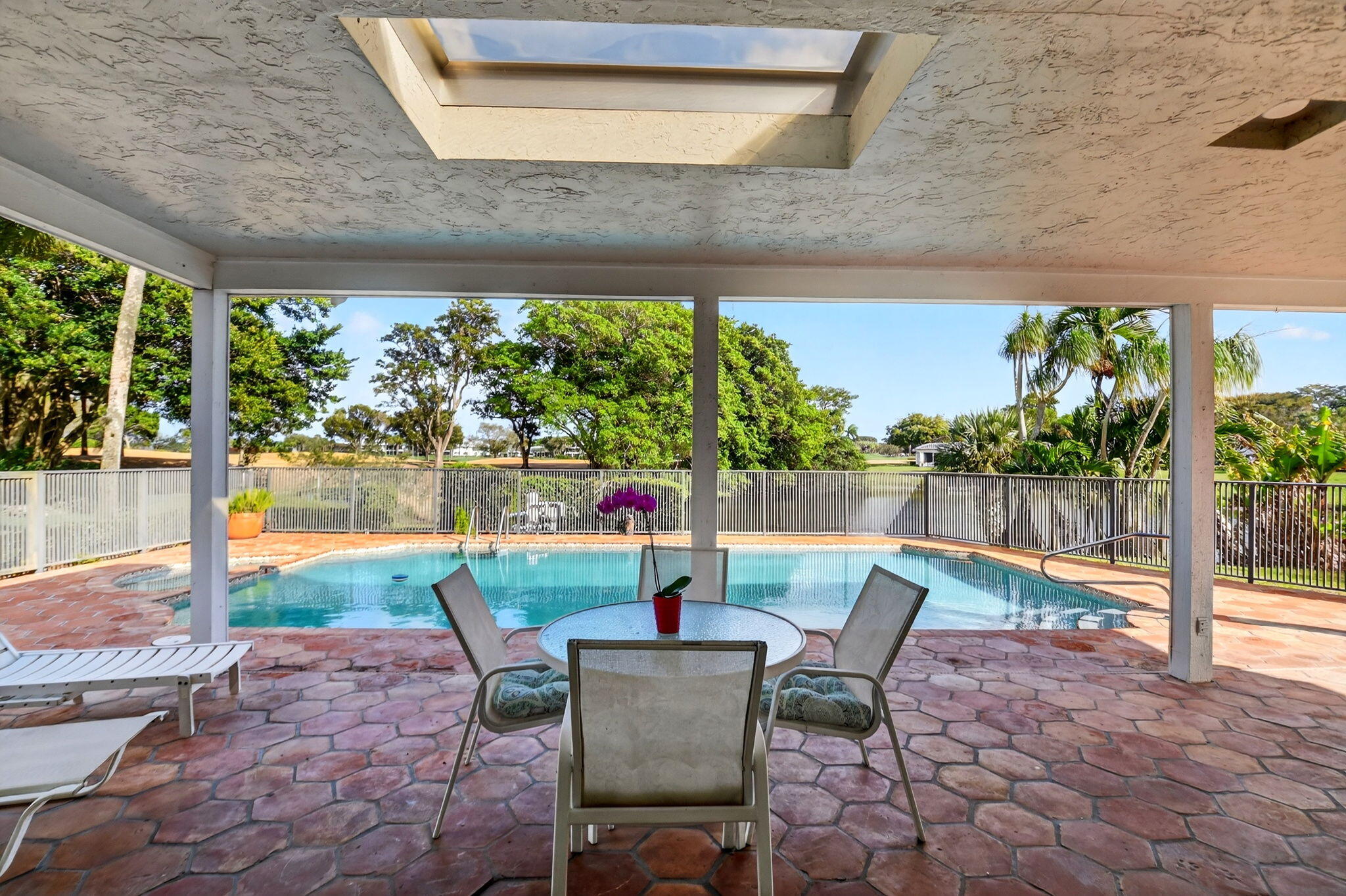 GLENS AT HUNTERS RUN CONDO - Residential