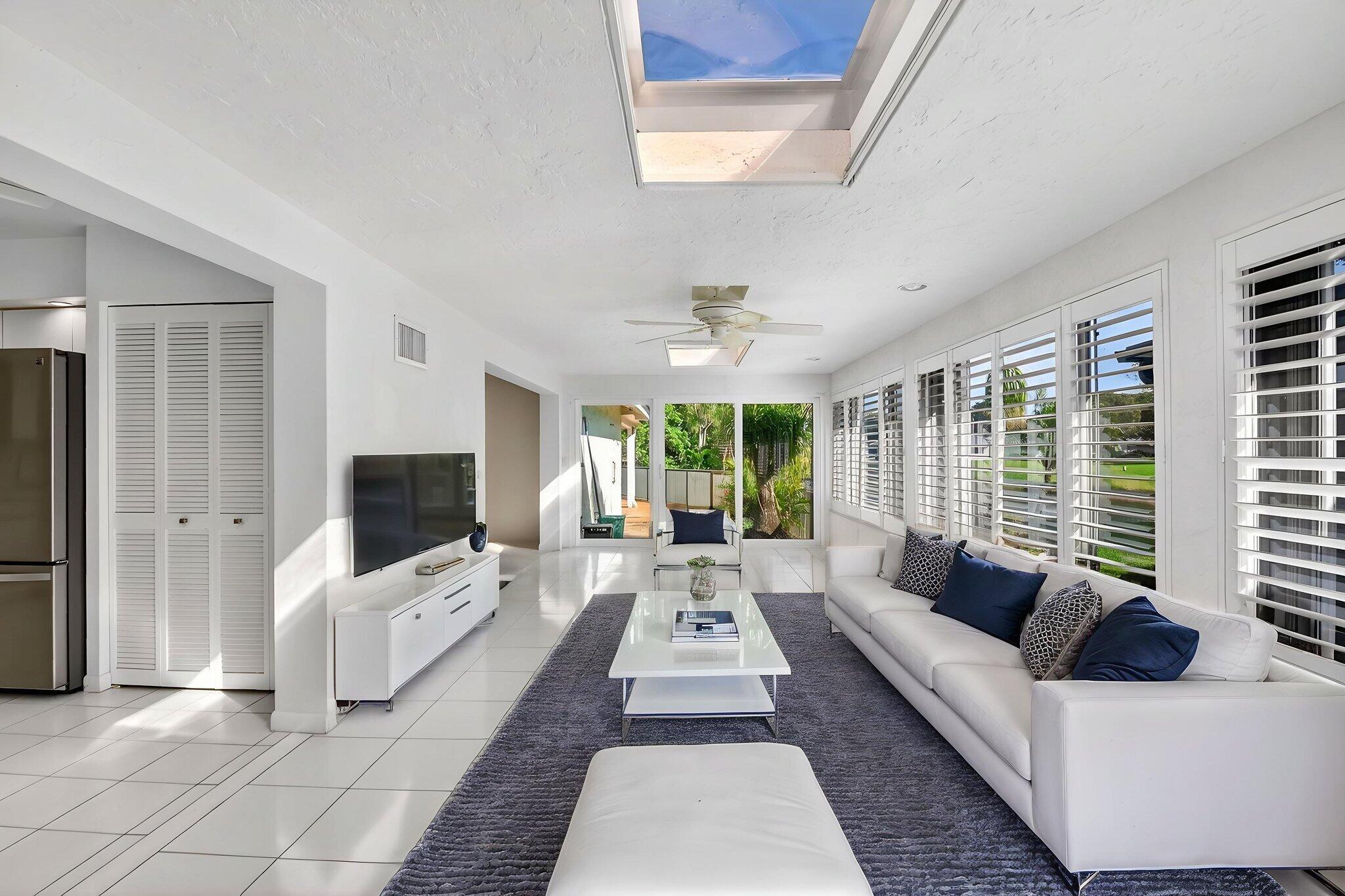 GLENS AT HUNTERS RUN CONDO - Residential