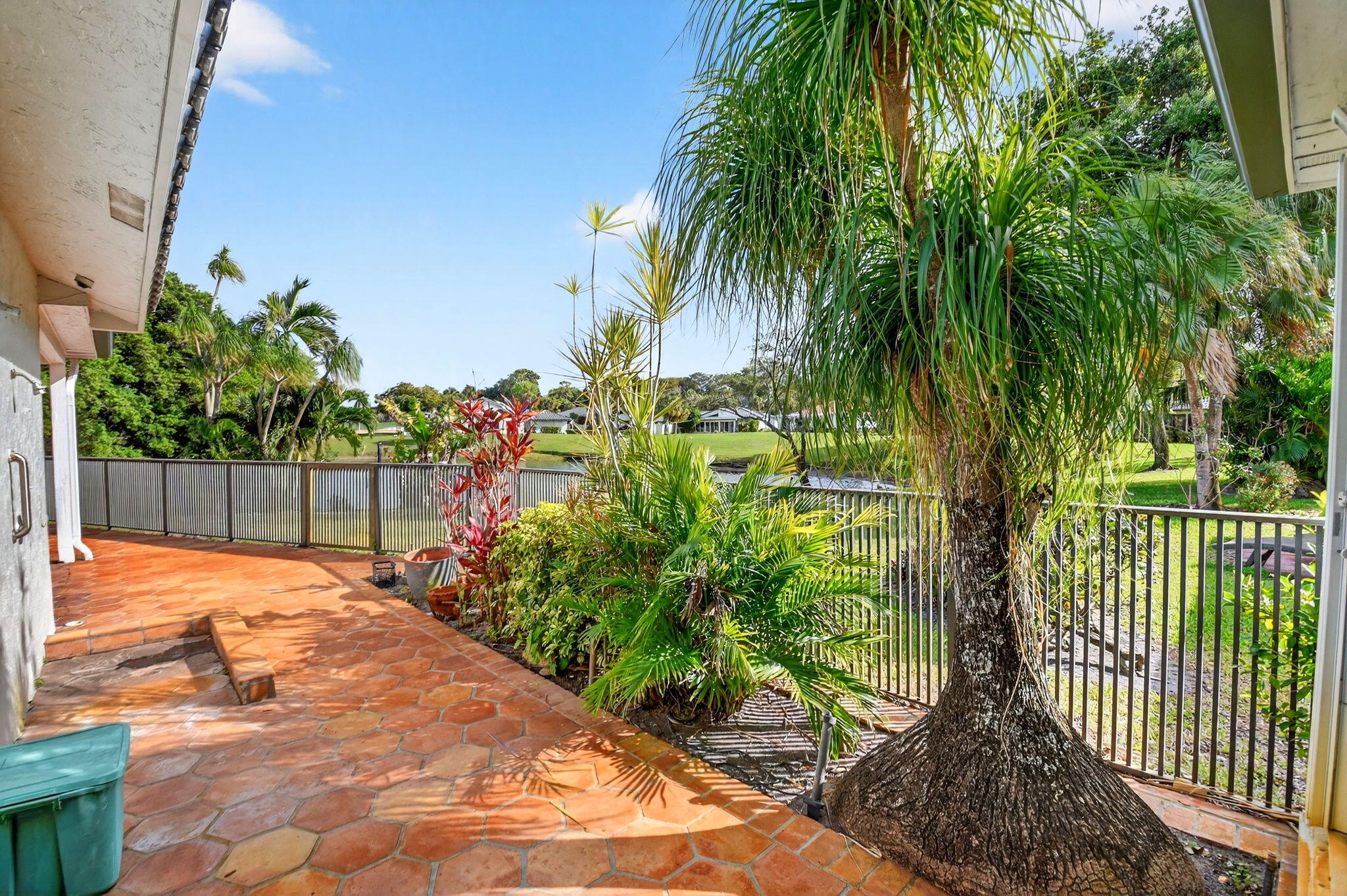 GLENS AT HUNTERS RUN CONDO - Residential