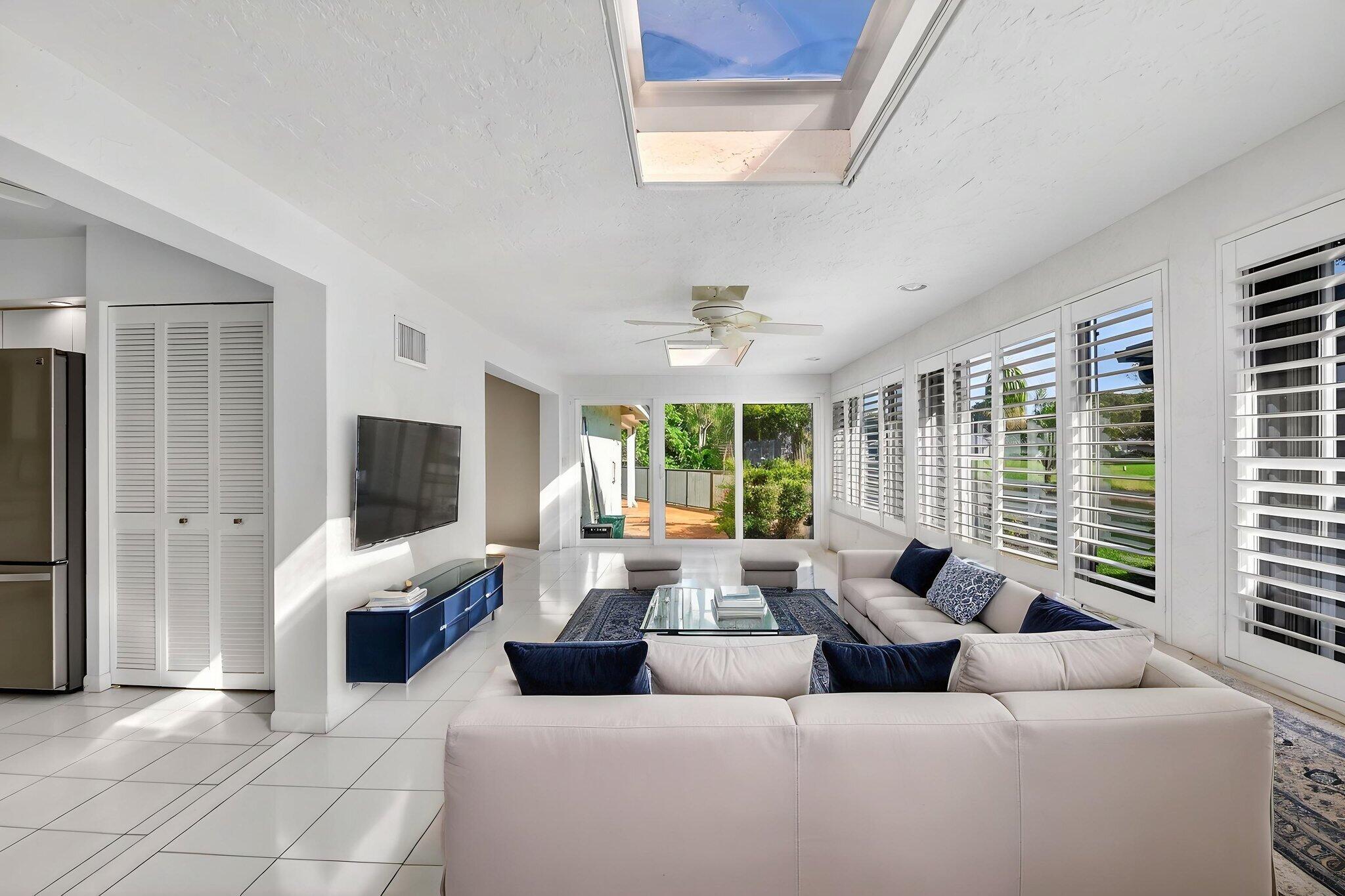 GLENS AT HUNTERS RUN CONDO - Residential