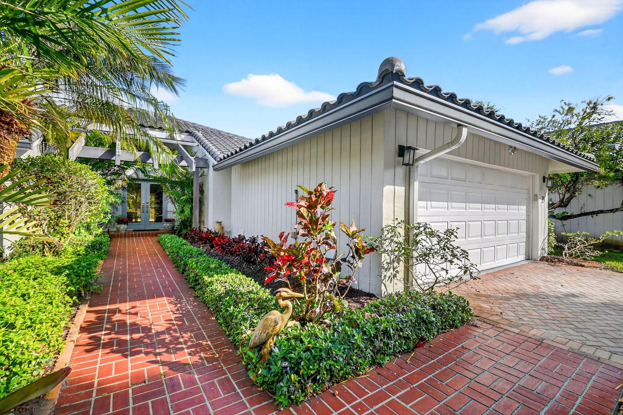 GLENS AT HUNTERS RUN CONDO - Residential