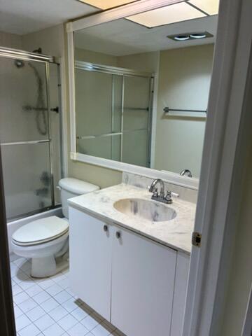 2708 Nassau Bend