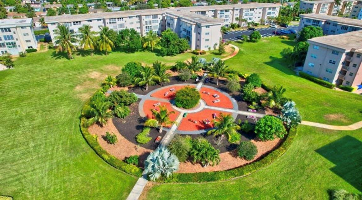 Village Royale - Residential