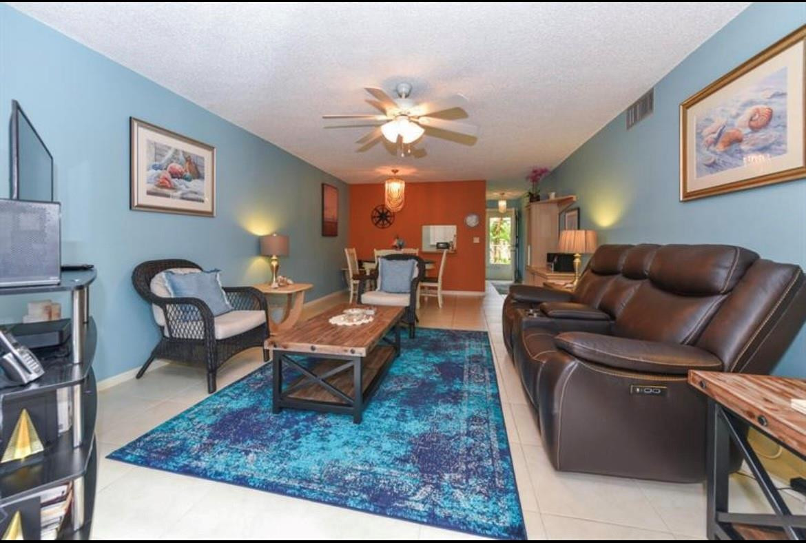 Village Royale - Residential