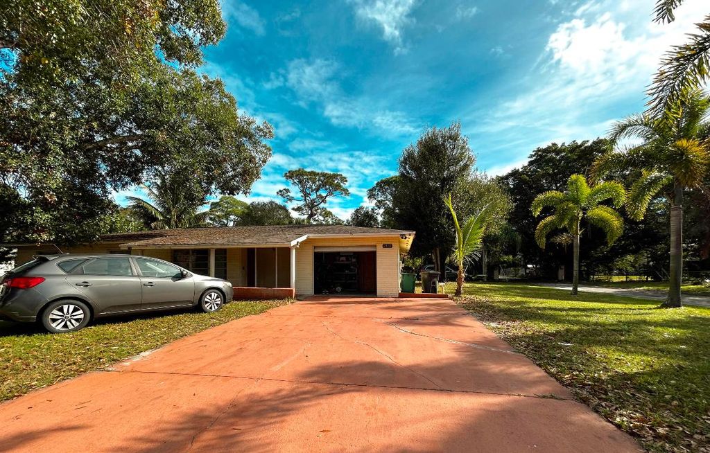 Photo of 2510 Newport Drive, Fort Pierce, FL 34982 (MLS # R11149031)