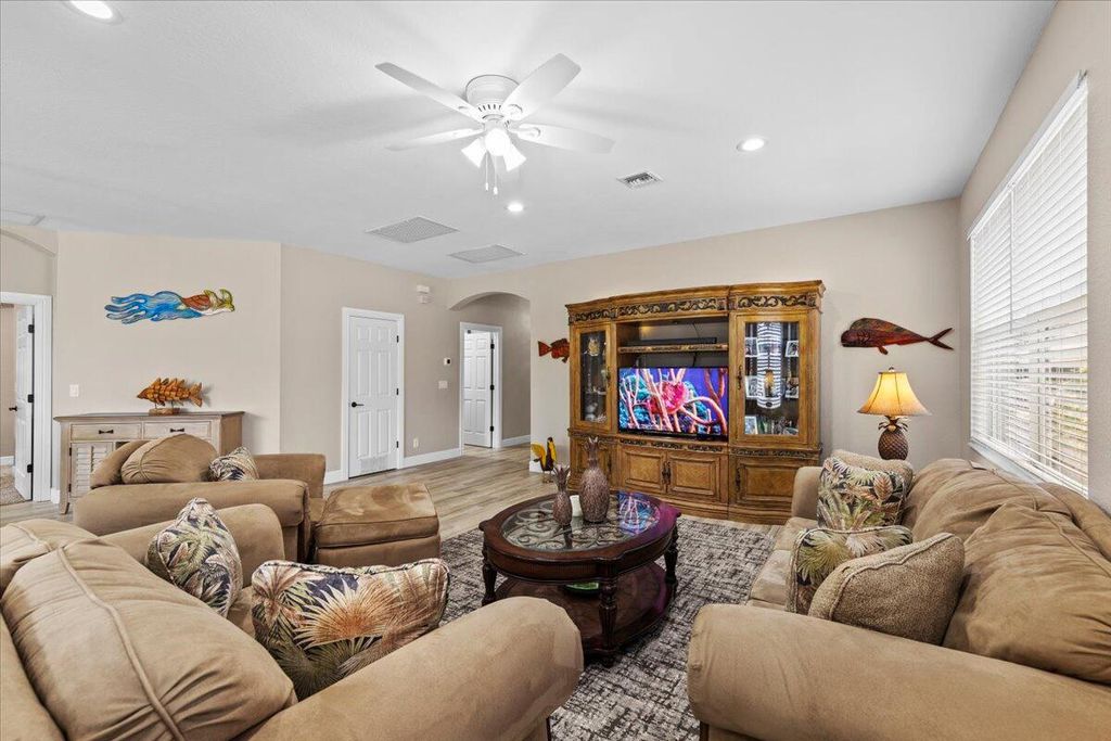 Photo of 1208 SE Kirk Street, Stuart, FL 34997 (MLS # R10971507)