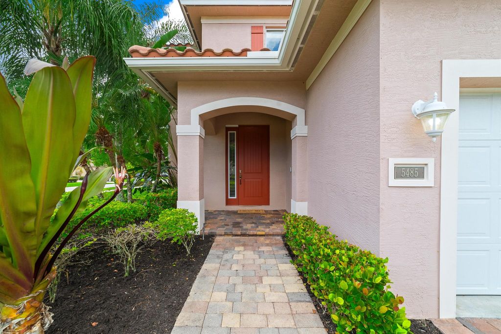 Photo of 5485 SW Gray Fox Drive, Palm City, FL 34990 (MLS # R11005266)