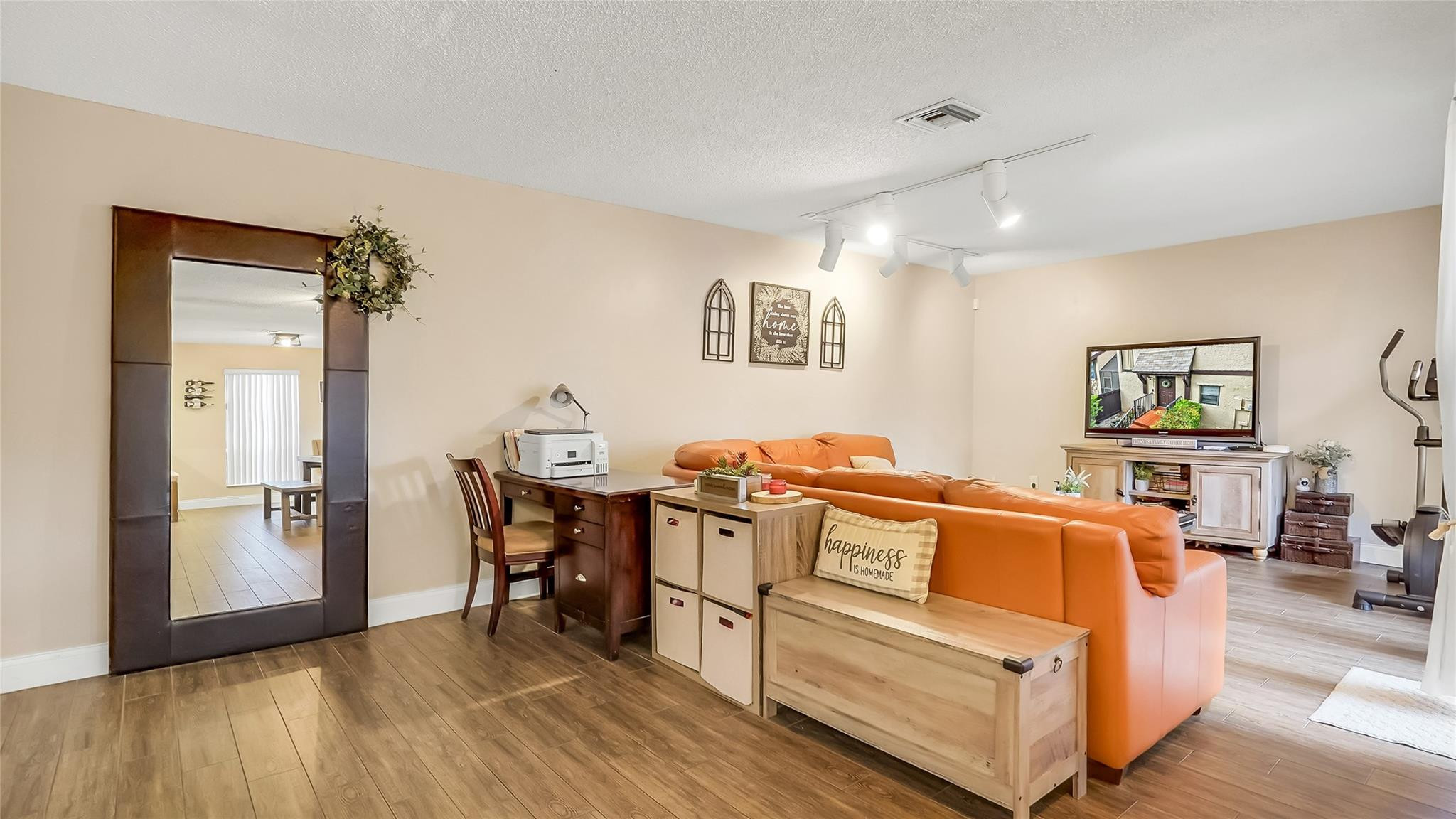 BAYBERRY LAKE - Residential