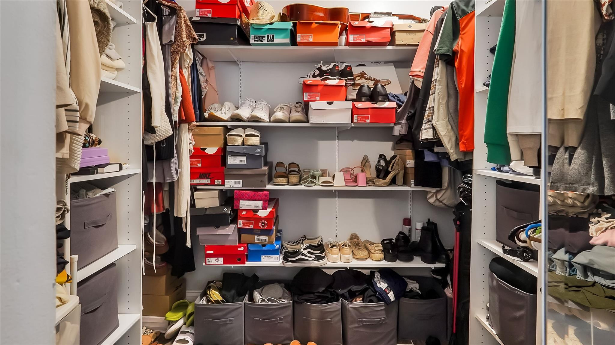 BAYBERRY LAKE - Residential