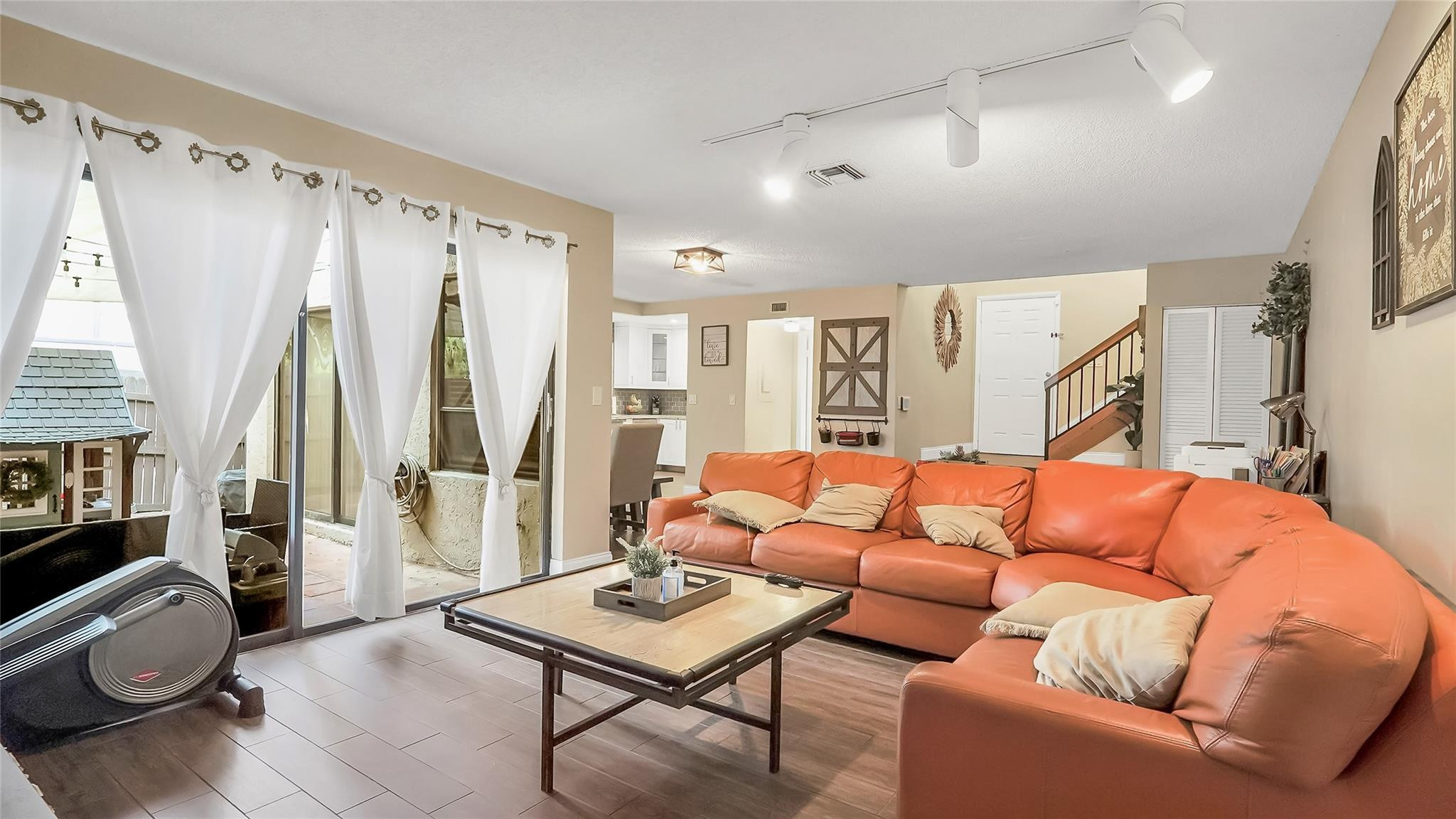 BAYBERRY LAKE - Residential