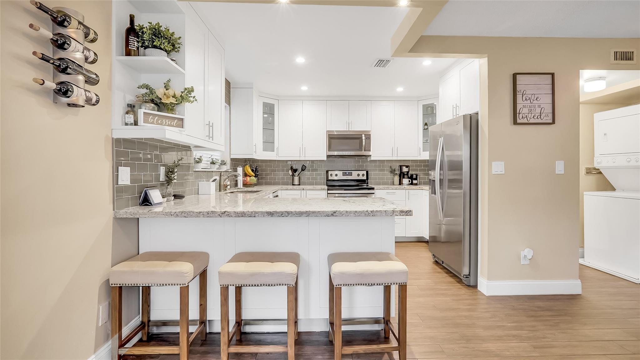 BAYBERRY LAKE - Residential