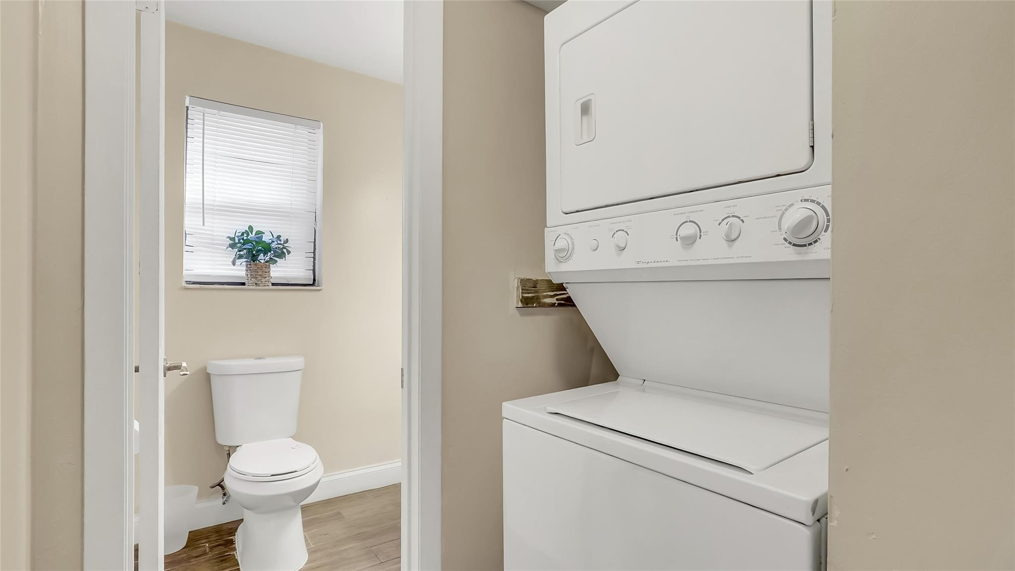 BAYBERRY LAKE - Residential