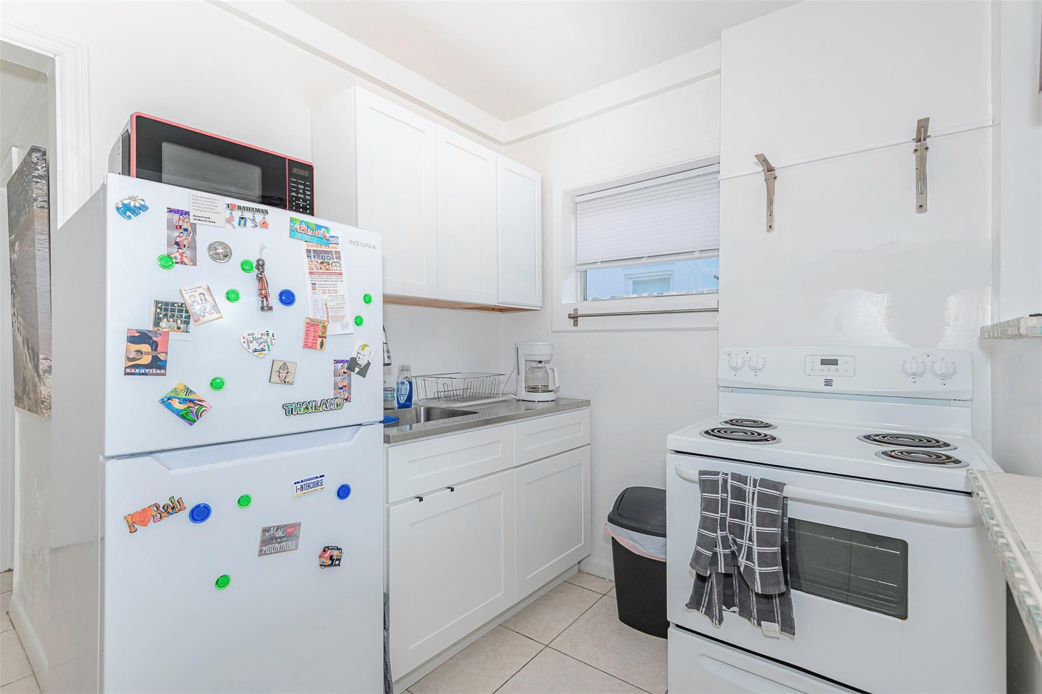 Hollywood Lawns 2-58 B - Residential Lease