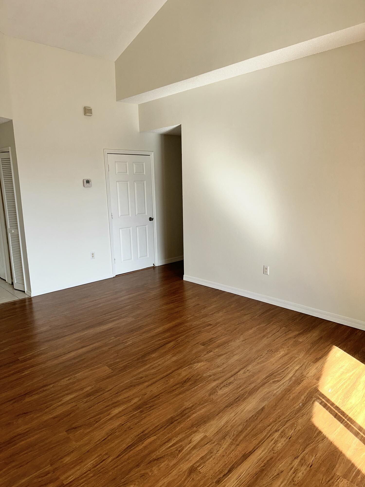 7085 Nova Drive 320