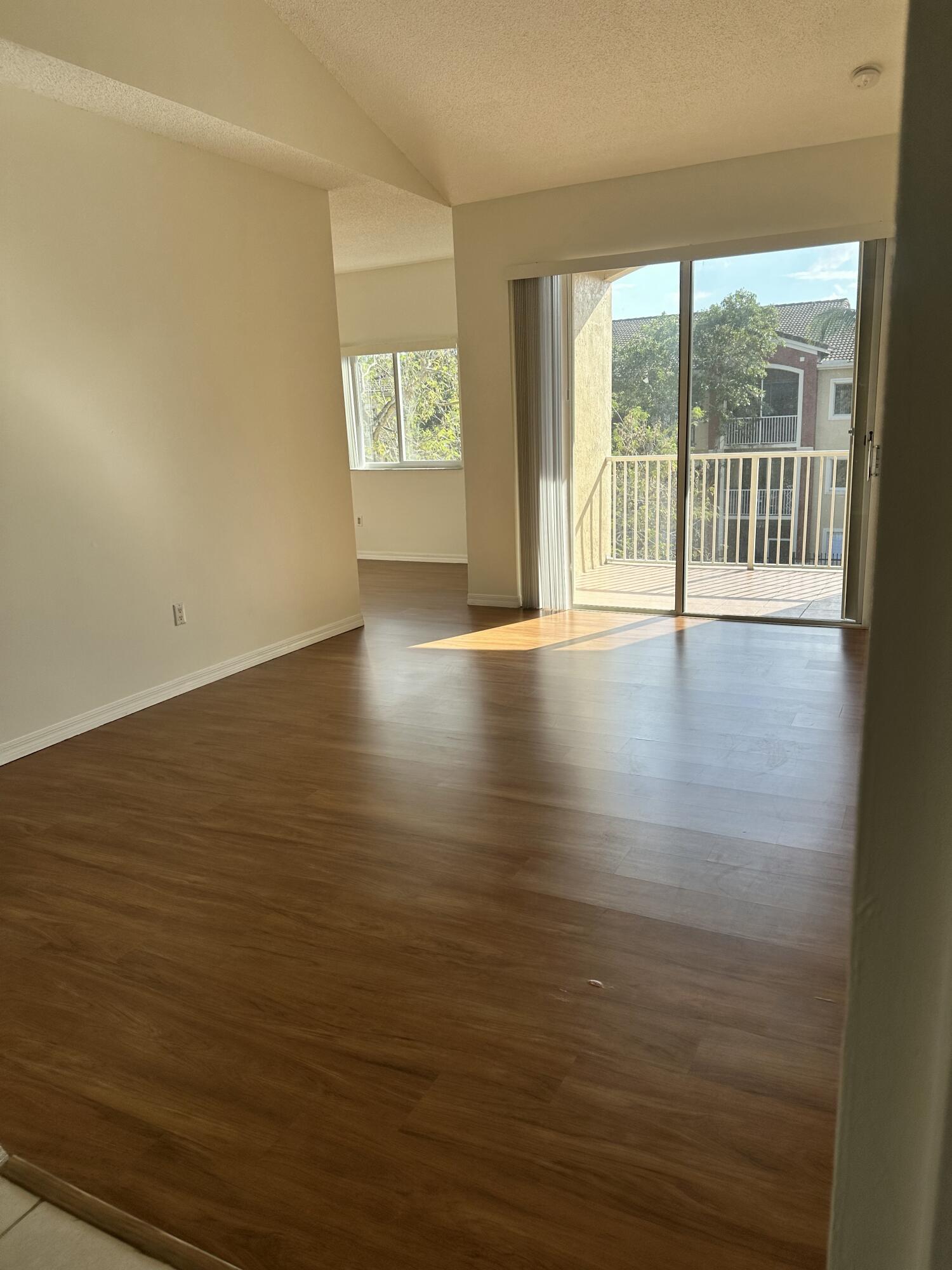 7085 Nova Drive 320