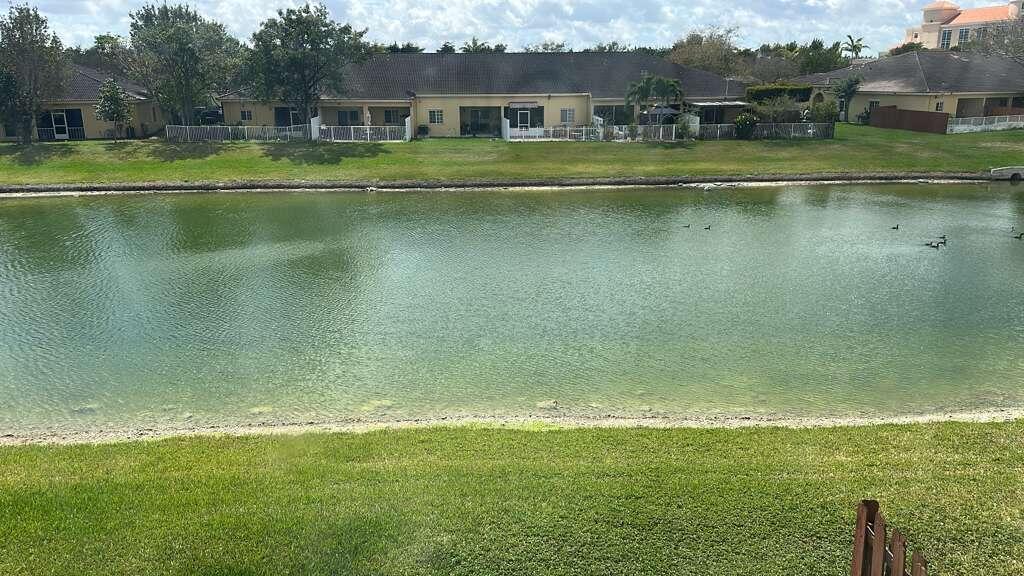 VILLAS AT CARMEL CONDO NO 1 - Residential Lease