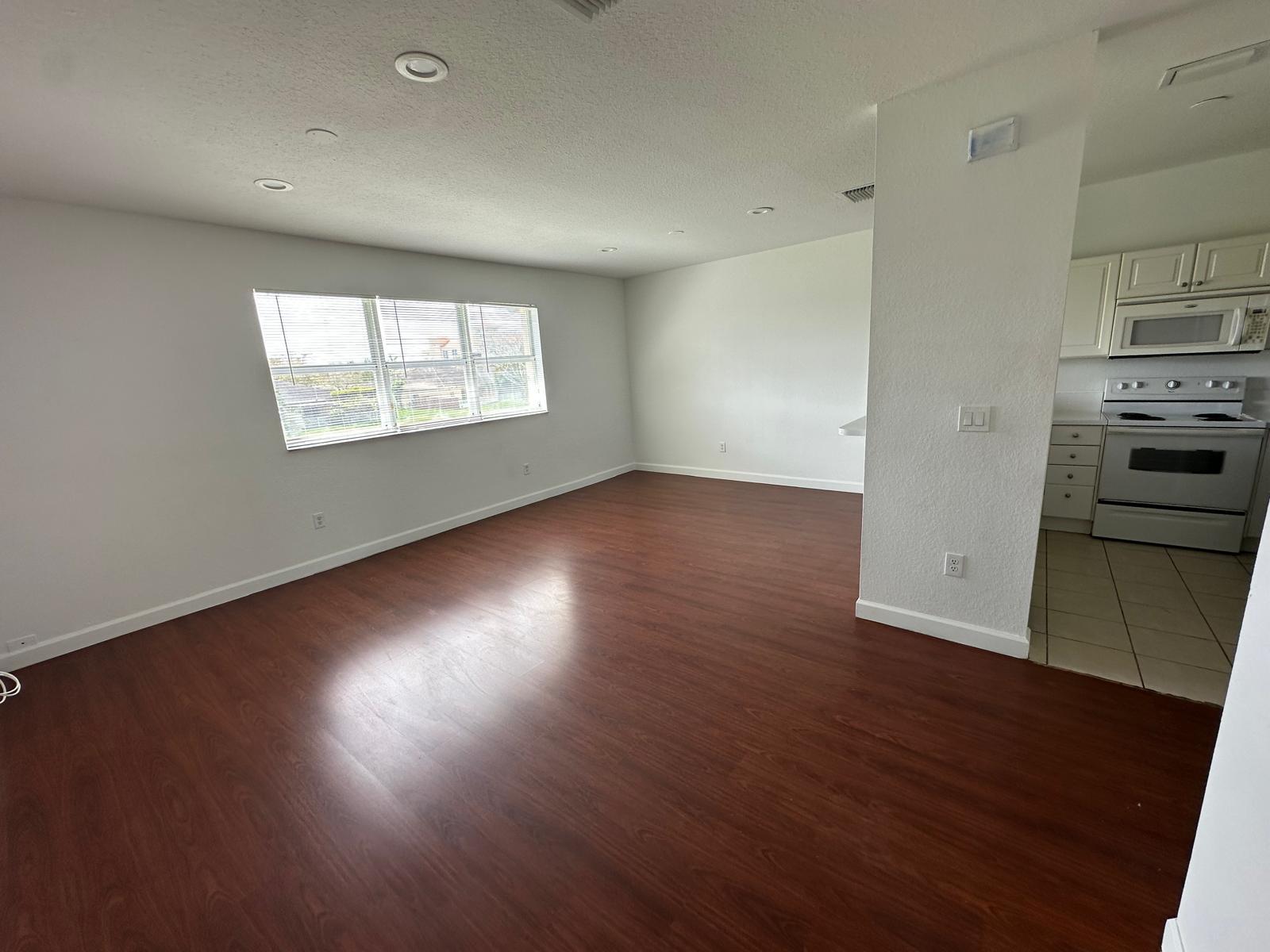 VILLAS AT CARMEL CONDO NO 1 - Residential Lease