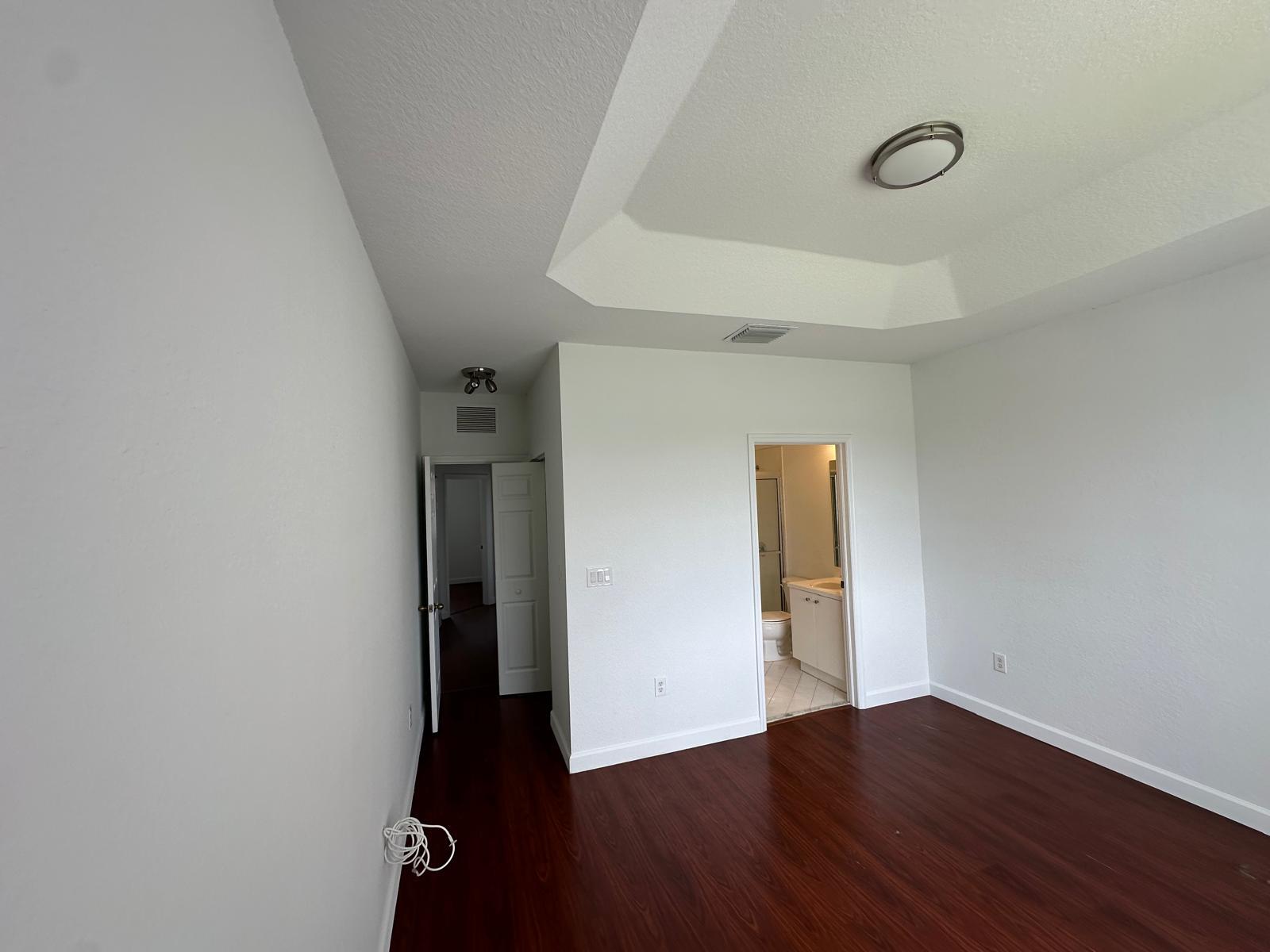 VILLAS AT CARMEL CONDO NO 1 - Residential Lease