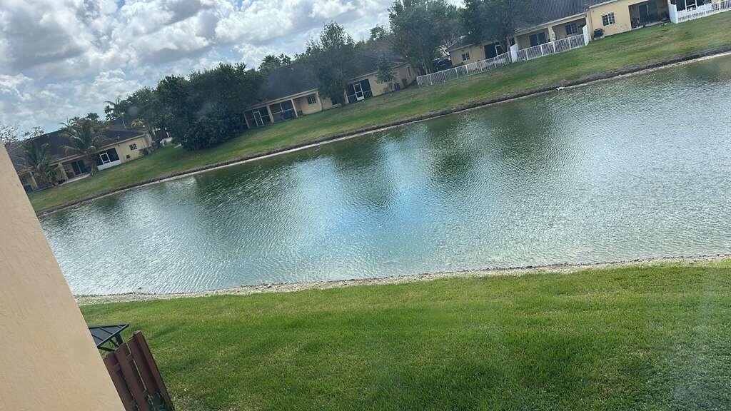 VILLAS AT CARMEL CONDO NO 1 - Residential Lease