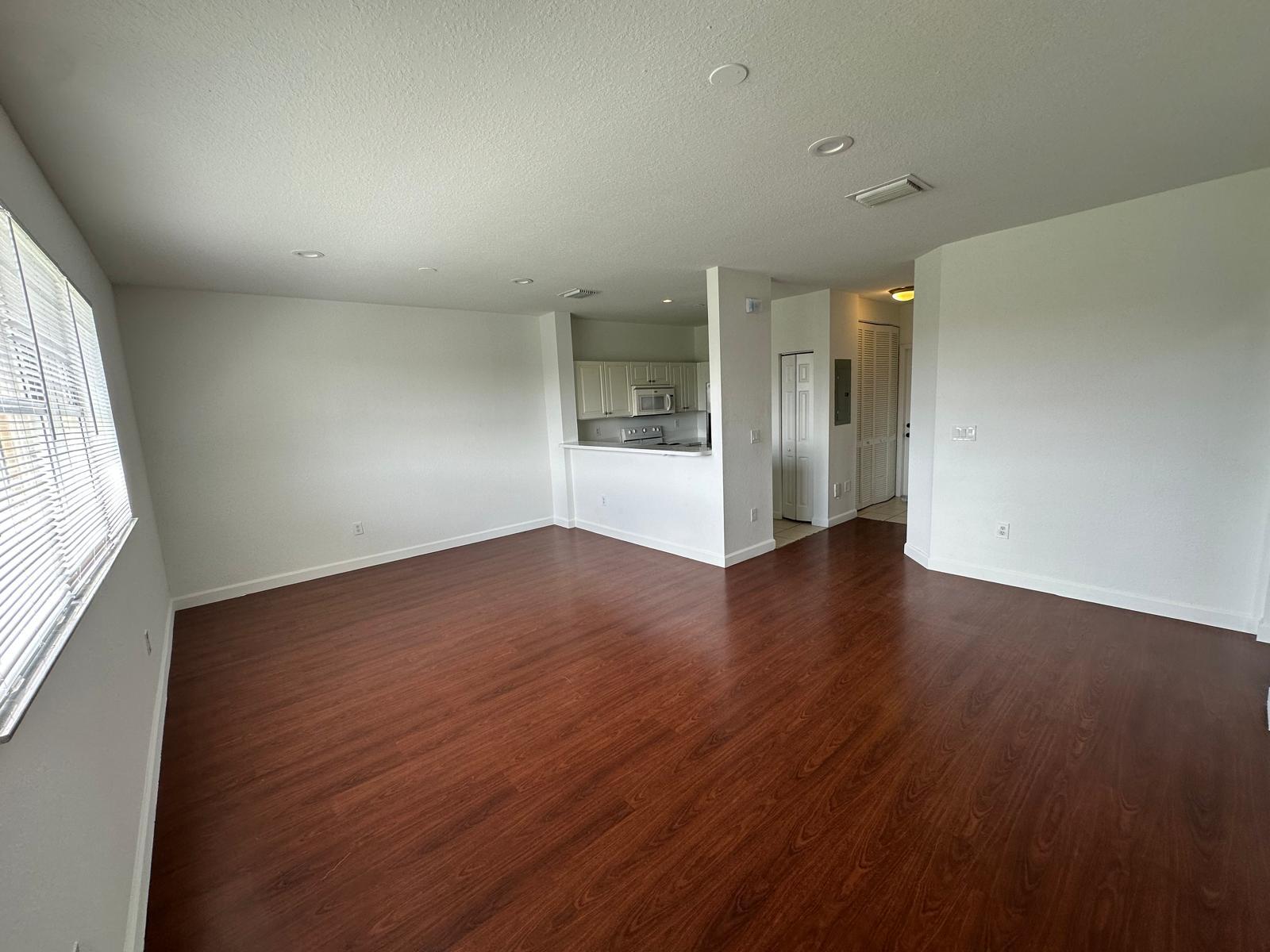 VILLAS AT CARMEL CONDO NO 1 - Residential Lease