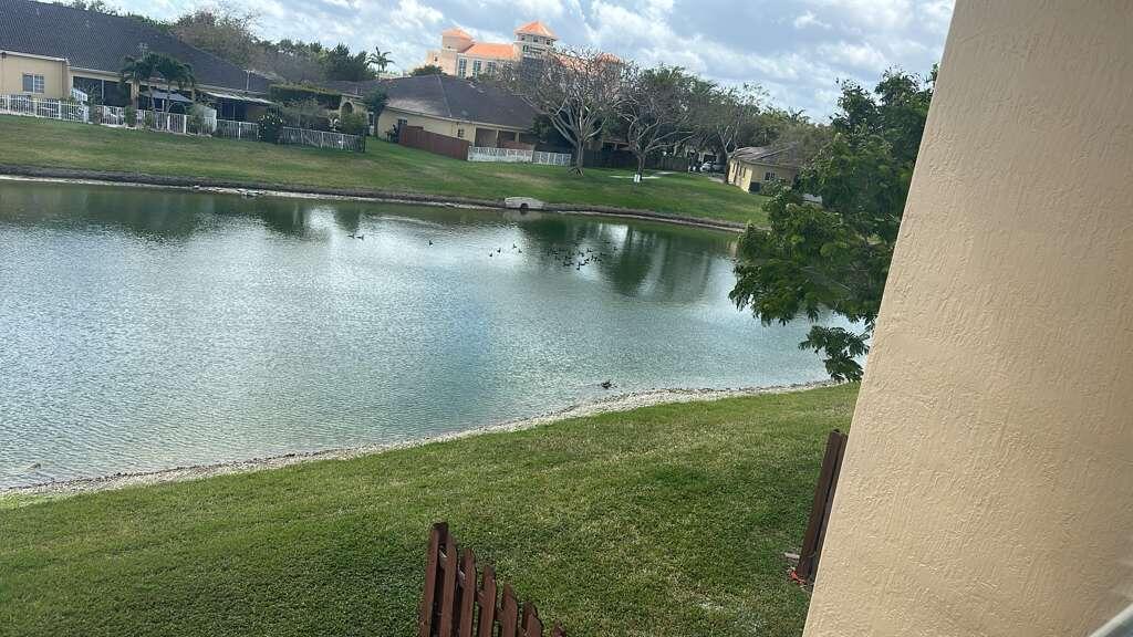 VILLAS AT CARMEL CONDO NO 1 - Residential Lease