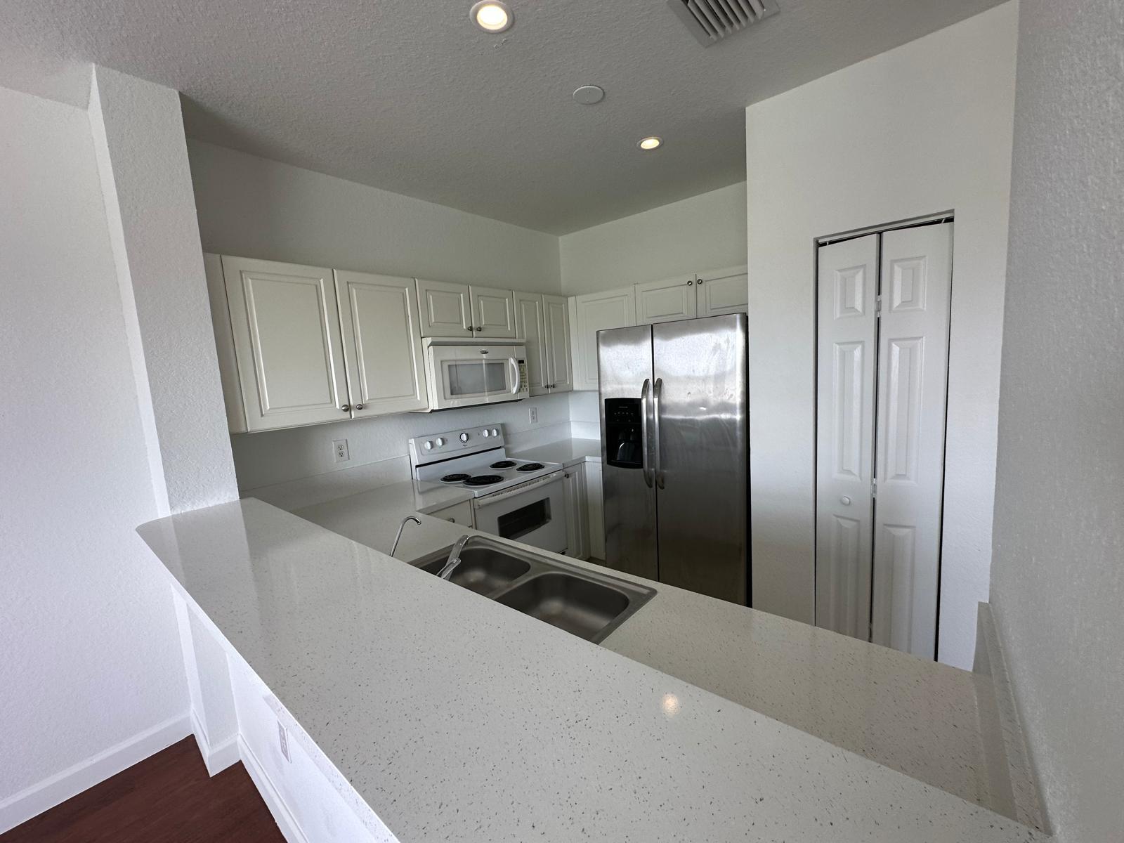 VILLAS AT CARMEL CONDO NO 1 - Residential Lease