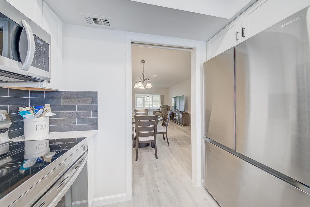 CRESTHAVEN VILLAS CONDO 32 - Residential