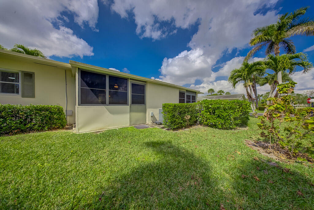 CRESTHAVEN VILLAS CONDO 32 - Residential