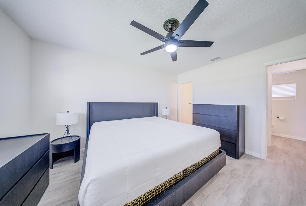 CRESTHAVEN VILLAS CONDO 32 - Residential