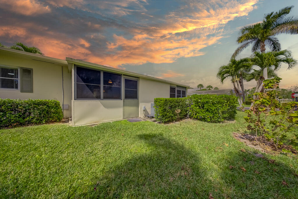 CRESTHAVEN VILLAS CONDO 32 - Residential