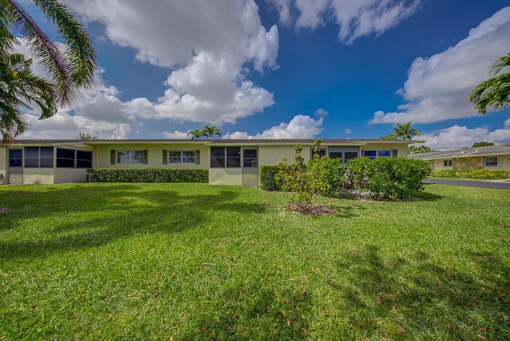 CRESTHAVEN VILLAS CONDO 32 - Residential