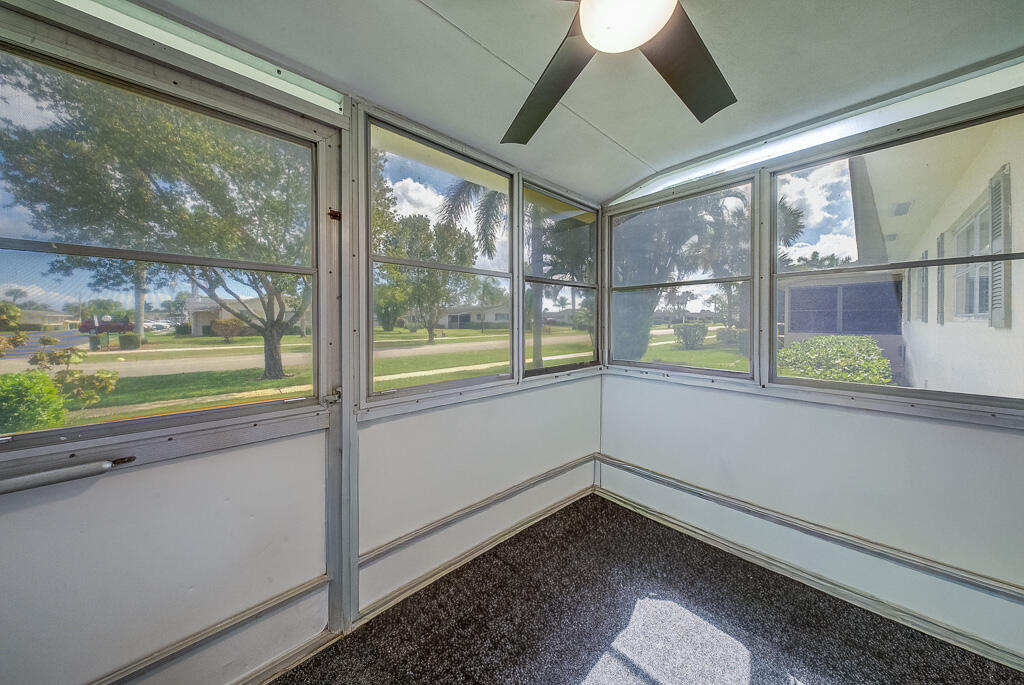 CRESTHAVEN VILLAS CONDO 32 - Residential