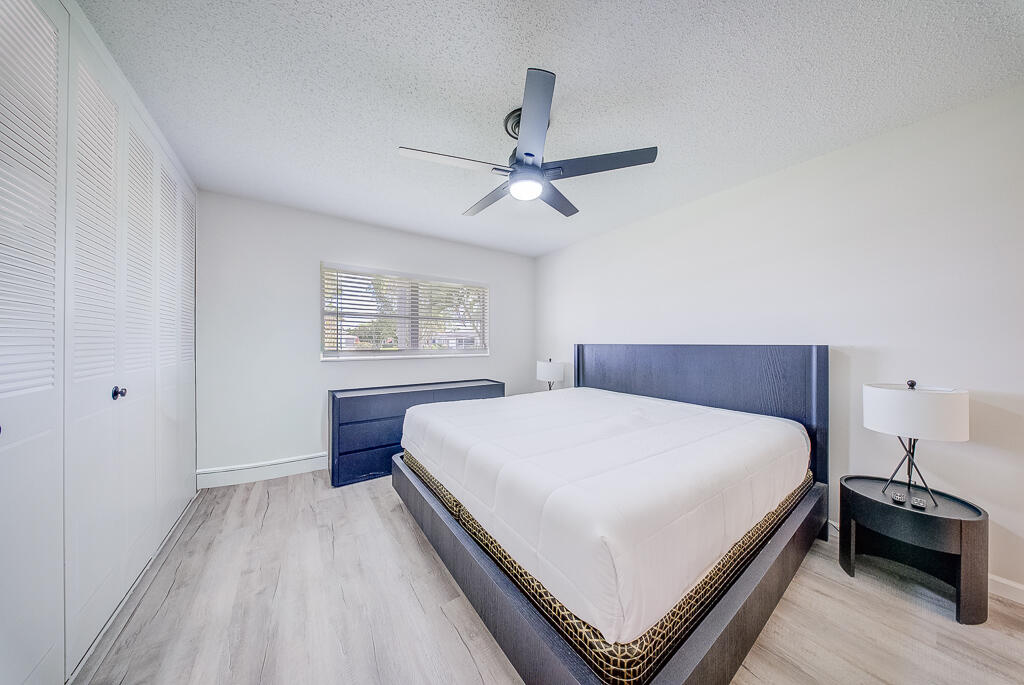 CRESTHAVEN VILLAS CONDO 32 - Residential