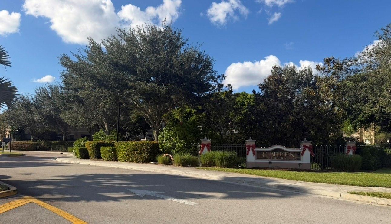 CHARLESTON COMMONS - Residential