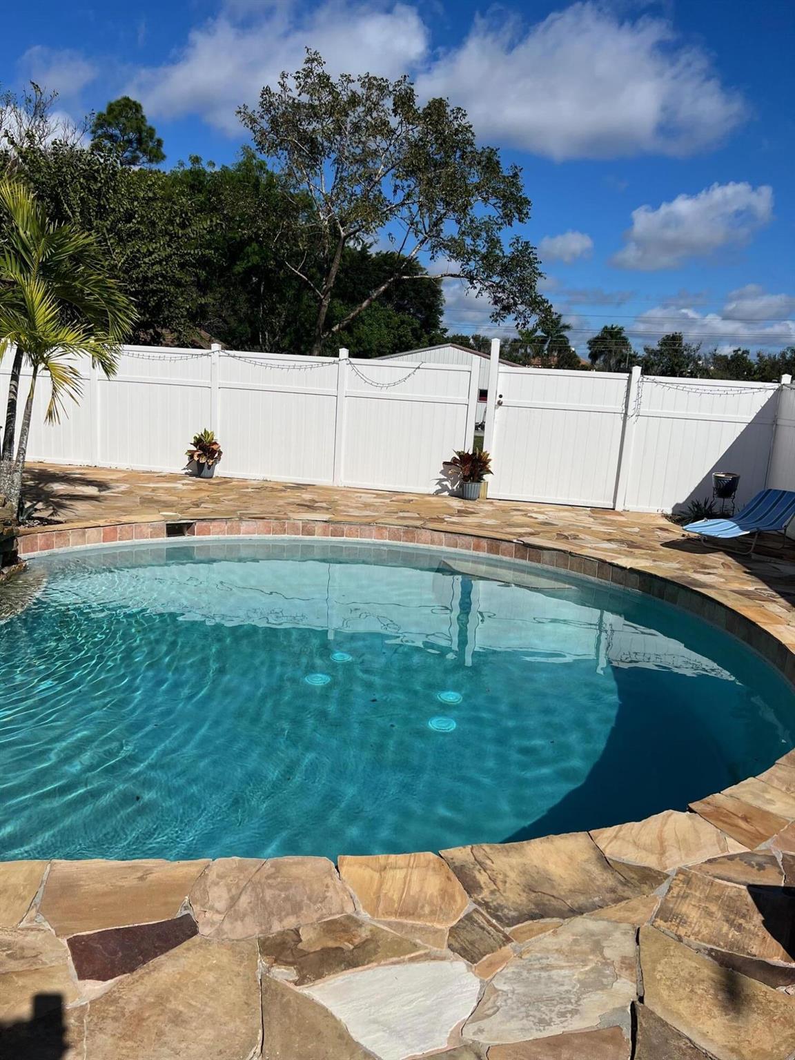 PALM BEACH FARMS CO 3 - Residential