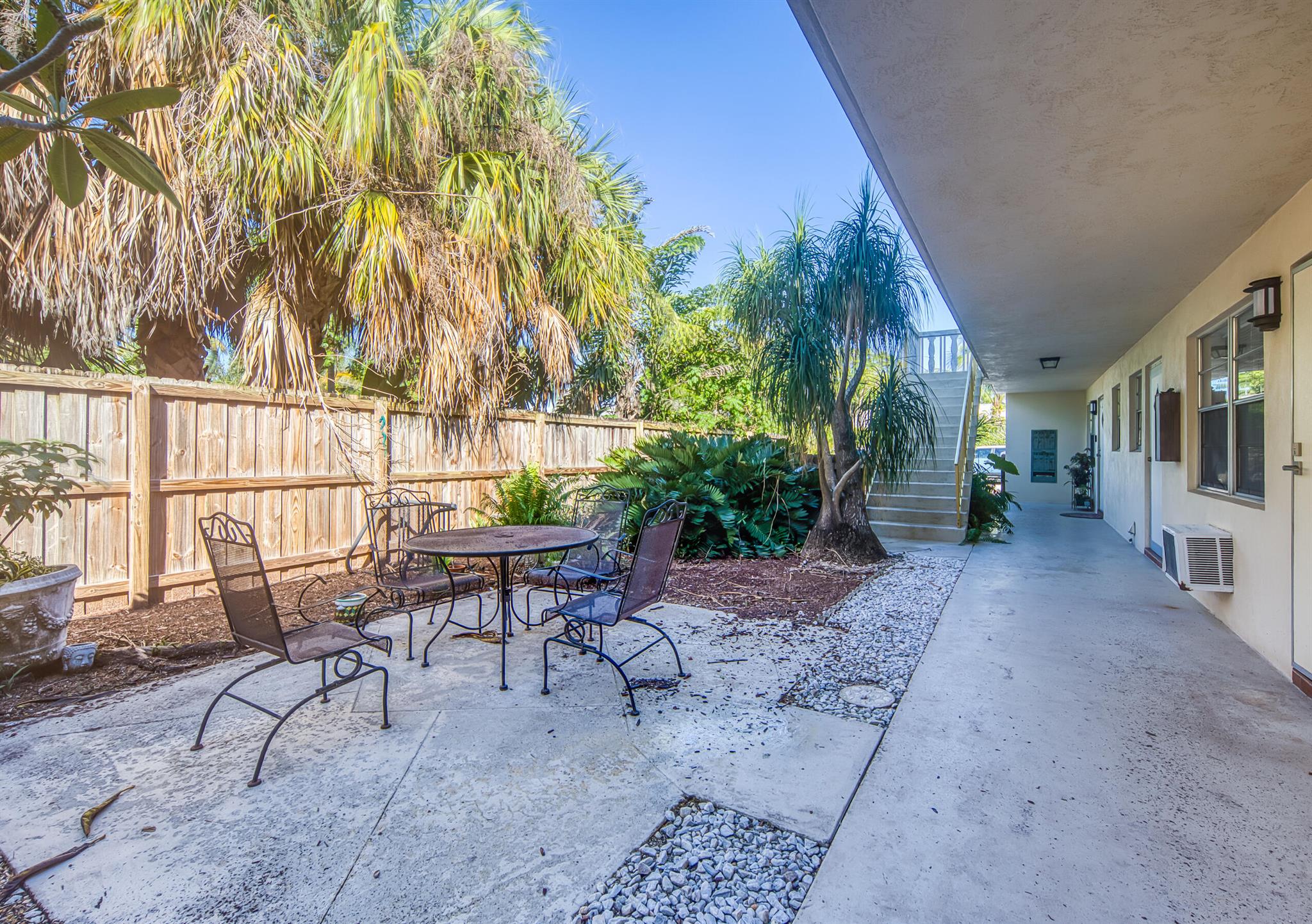 TOWNSITE APTS SEVEN CONDO - Residential Lease
