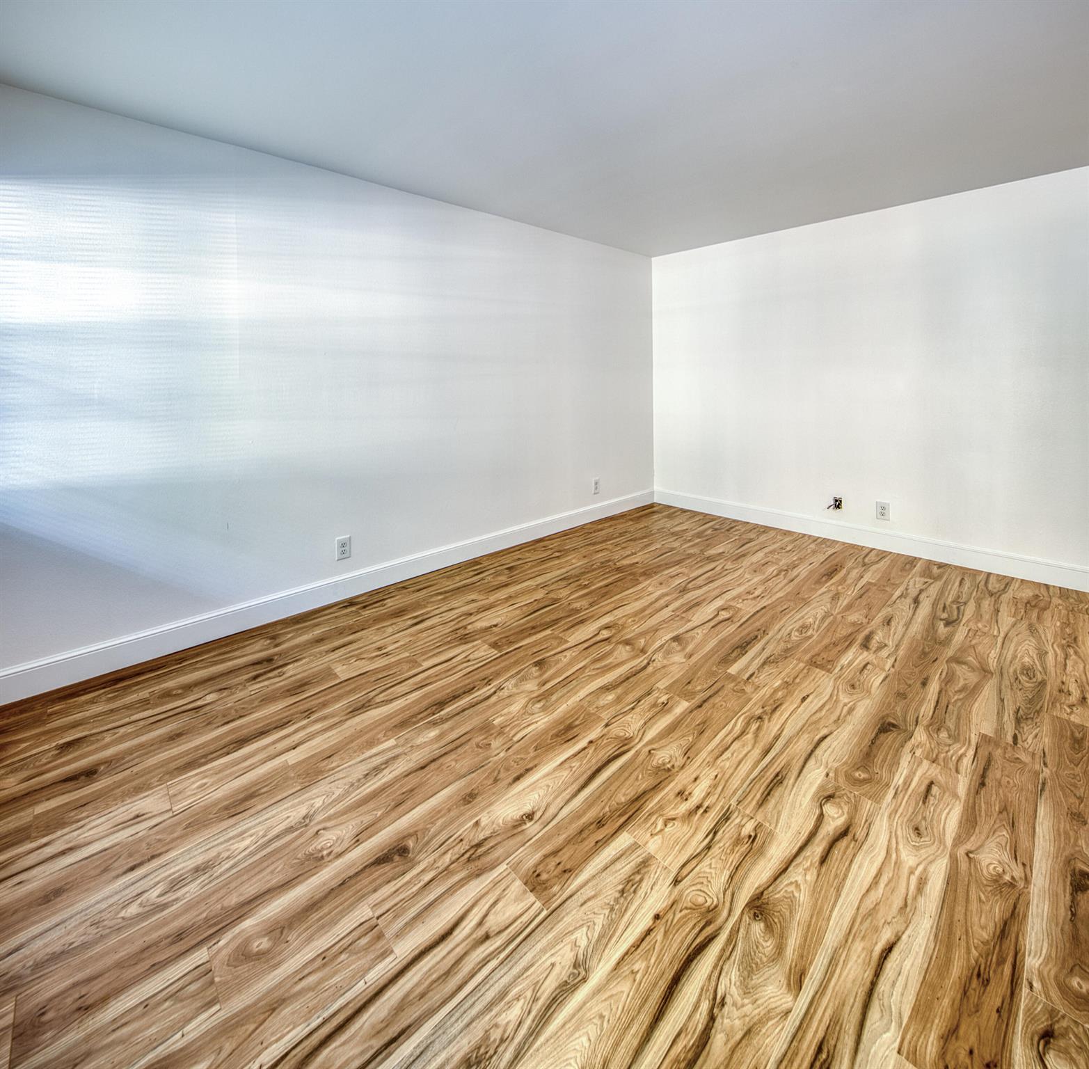 TOWNSITE APTS SEVEN CONDO - Residential Lease