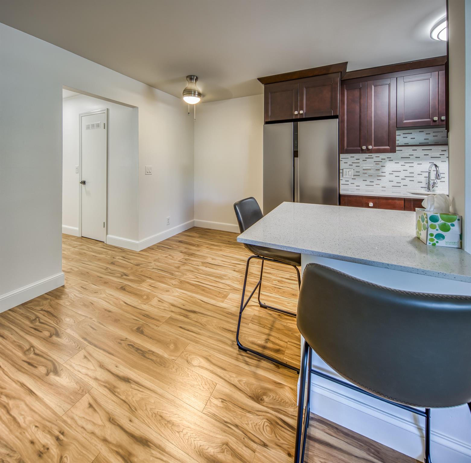 TOWNSITE APTS SEVEN CONDO - Residential Lease
