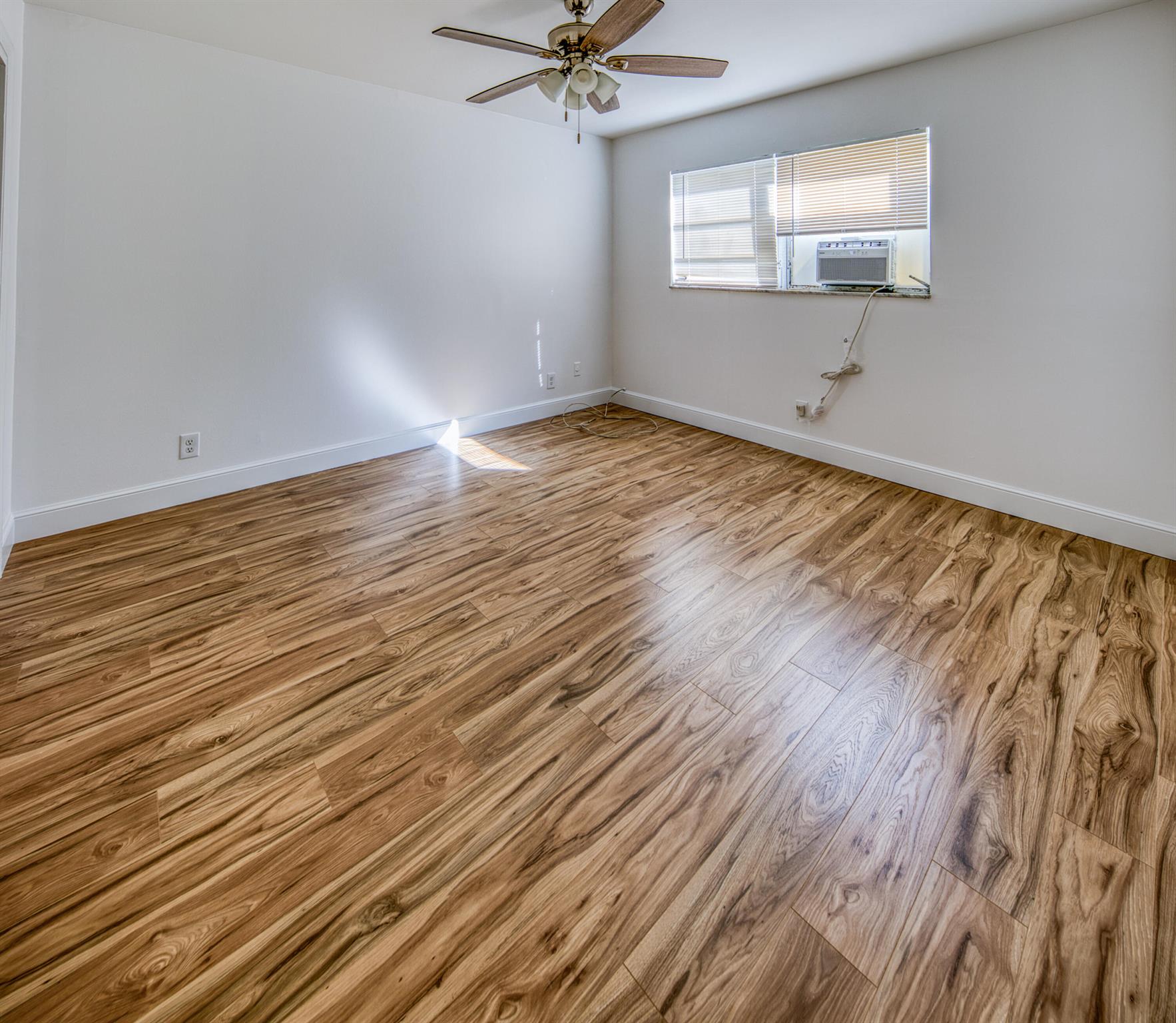 TOWNSITE APTS SEVEN CONDO - Residential Lease