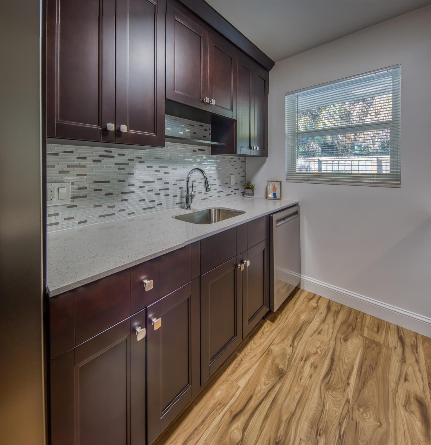 TOWNSITE APTS SEVEN CONDO - Residential Lease