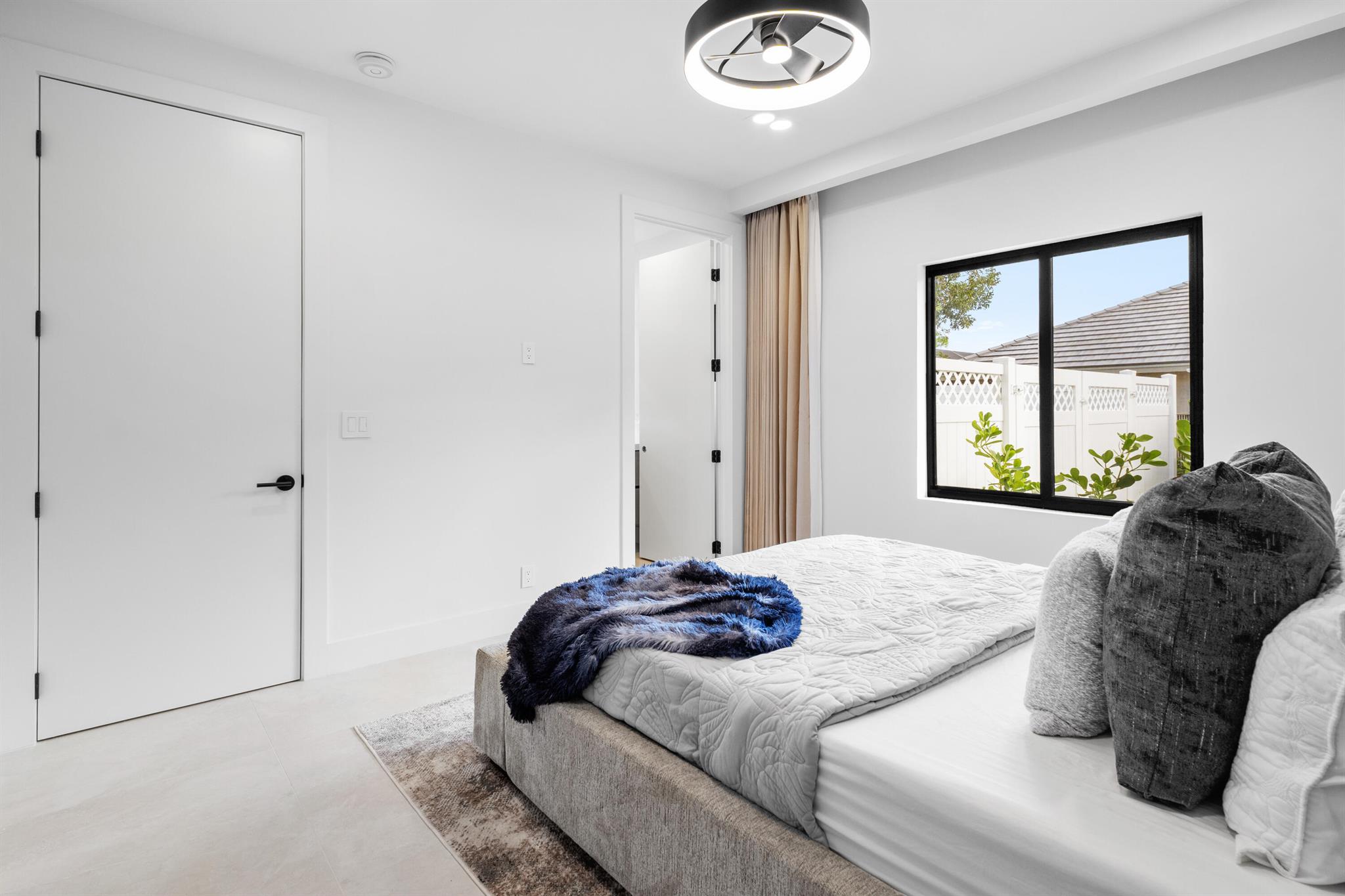 Pine Tree Country club Es - Residential