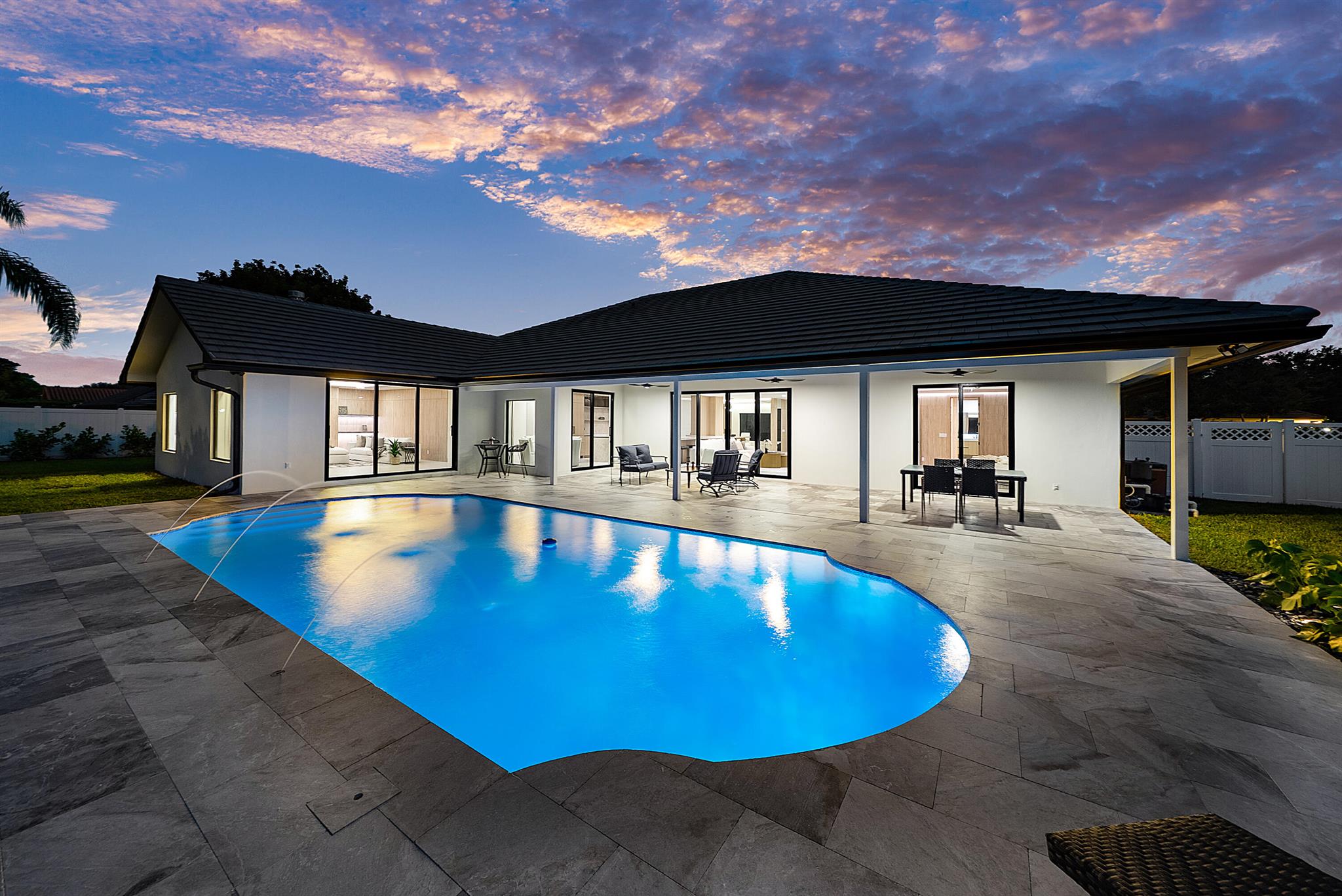 Pine Tree Country club Es - Residential